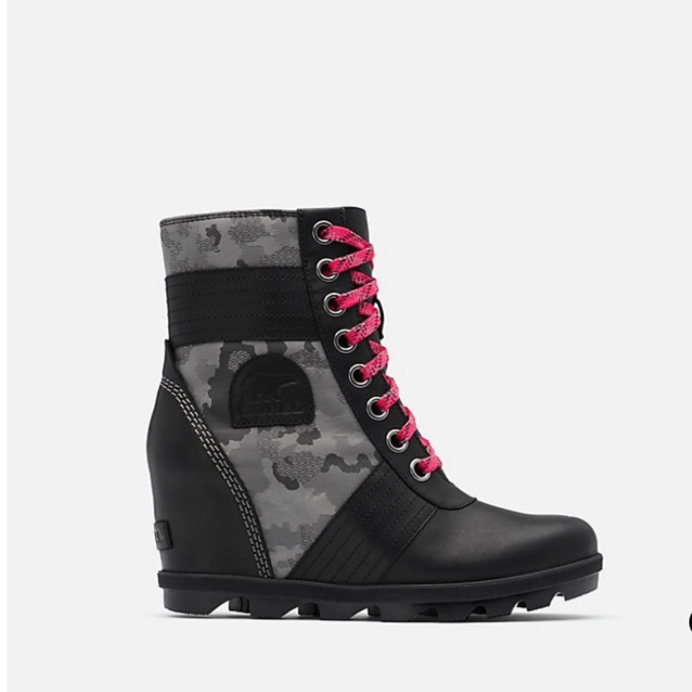 Selling my Brand New Sorels WORN ONCE